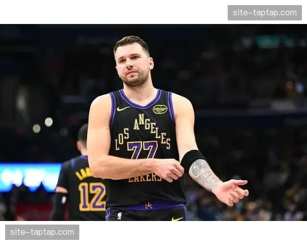 莫斯利末节包夹东契奇策略 放空肯纳德付出惨痛代价